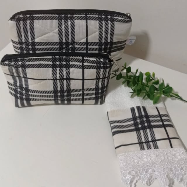 Detalhe de peças artesanais para mesa